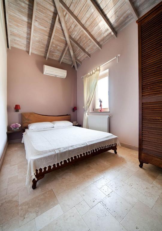 Mavikarga Bozcaada Bed & Breakfast Bilik gambar